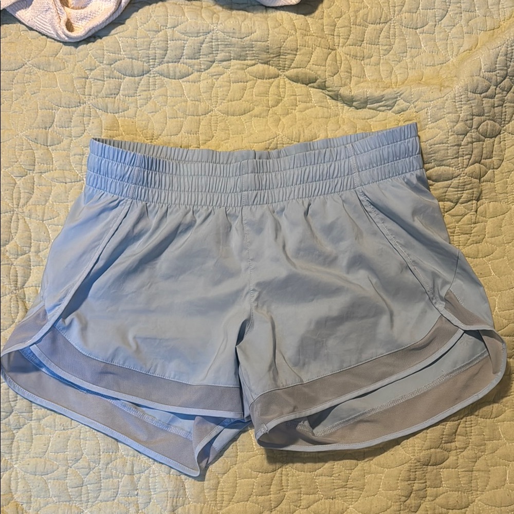 Athleta mid rise mesh 3” shorts